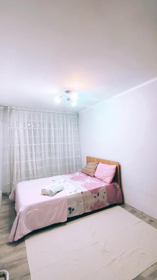 2 Комн Квартира На Новой Площади Apartment Almaty Exterior photo