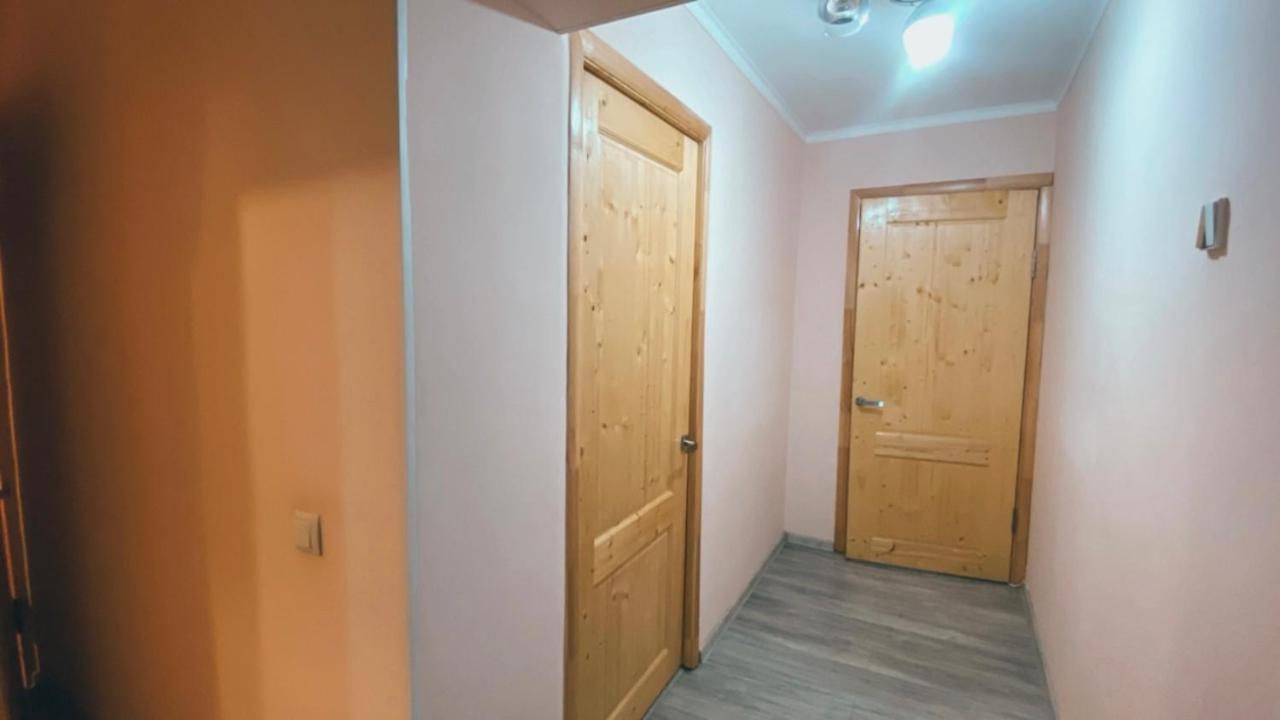 2 Комн Квартира На Новой Площади Apartment Almaty Exterior photo